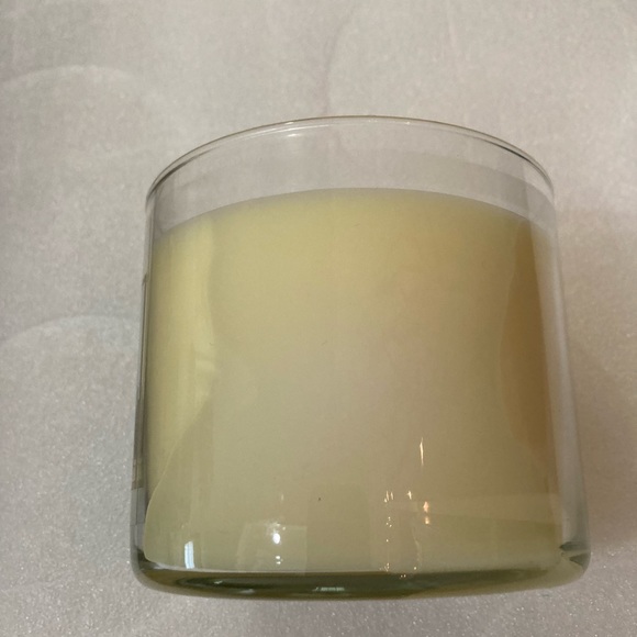 White Barn No 3 Renew & Refresh Bath & Body Works Candle - Picture 5 of 7